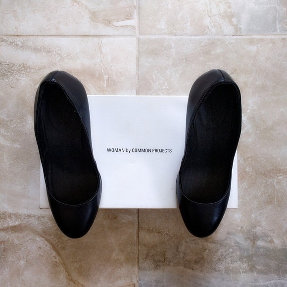 Rare! Woman by Common Projects Simple Black Leather Round Toe Heels 37 6.5 - Picture 7 of 7